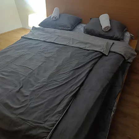 The White House Zr Zrenjanin