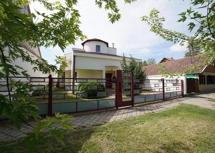 The White House Zr Villa