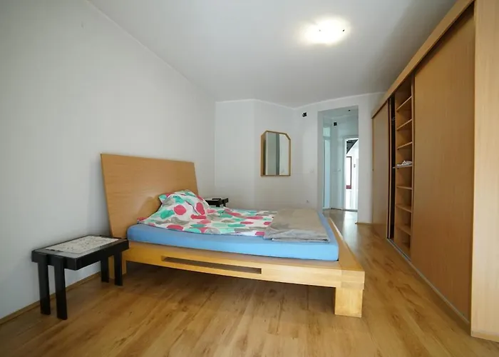 The White House Zr Villa